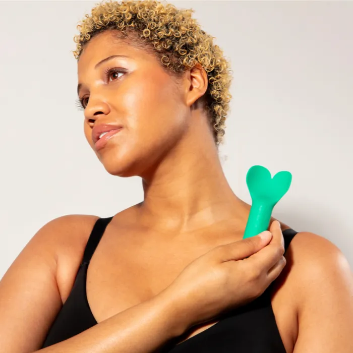 Amour Bullet Vibrator with Fluttering Heart Tip Je Joue Female Sex Toys
